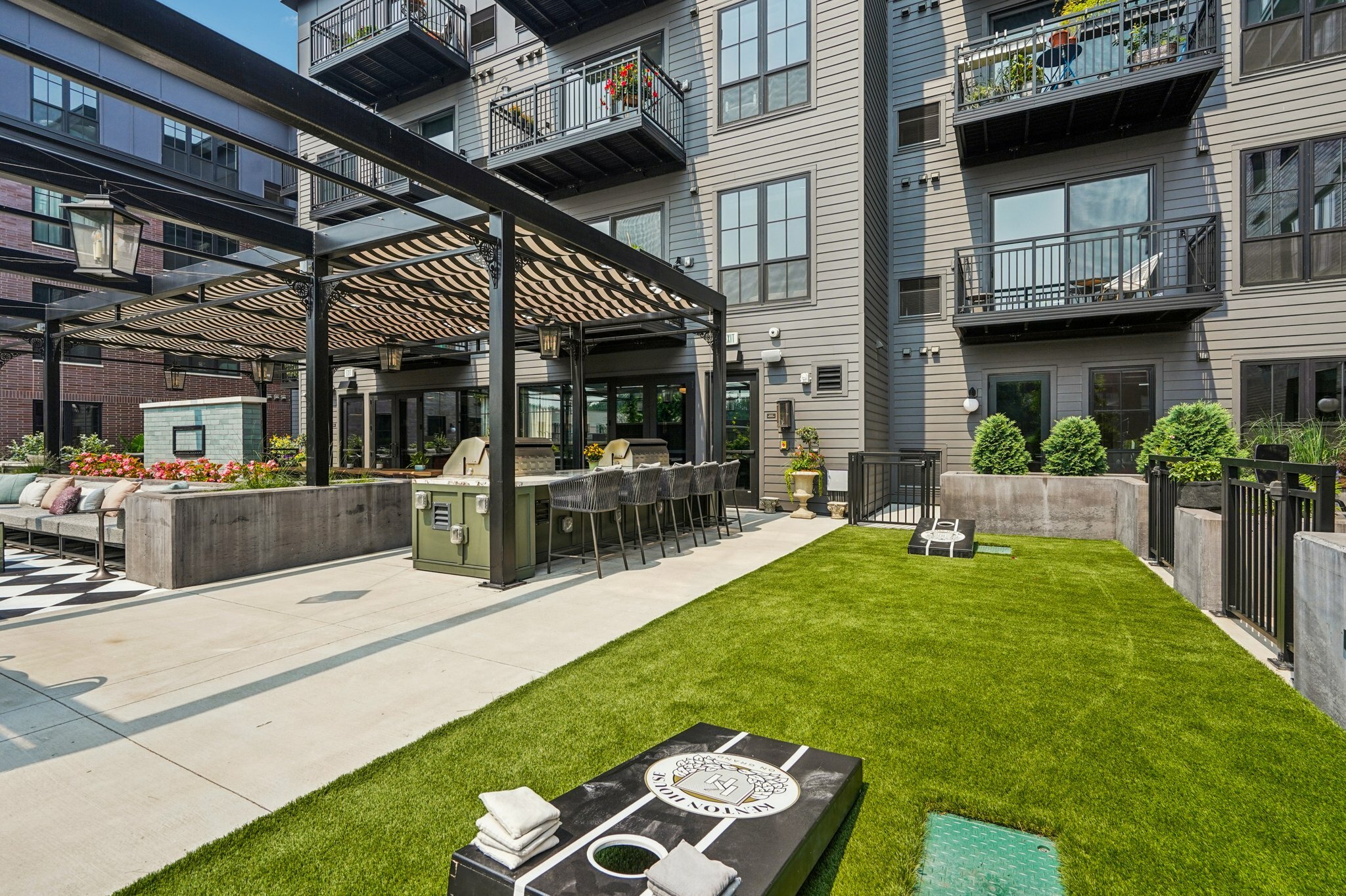 35 web or mls Grand Ave 0208 913