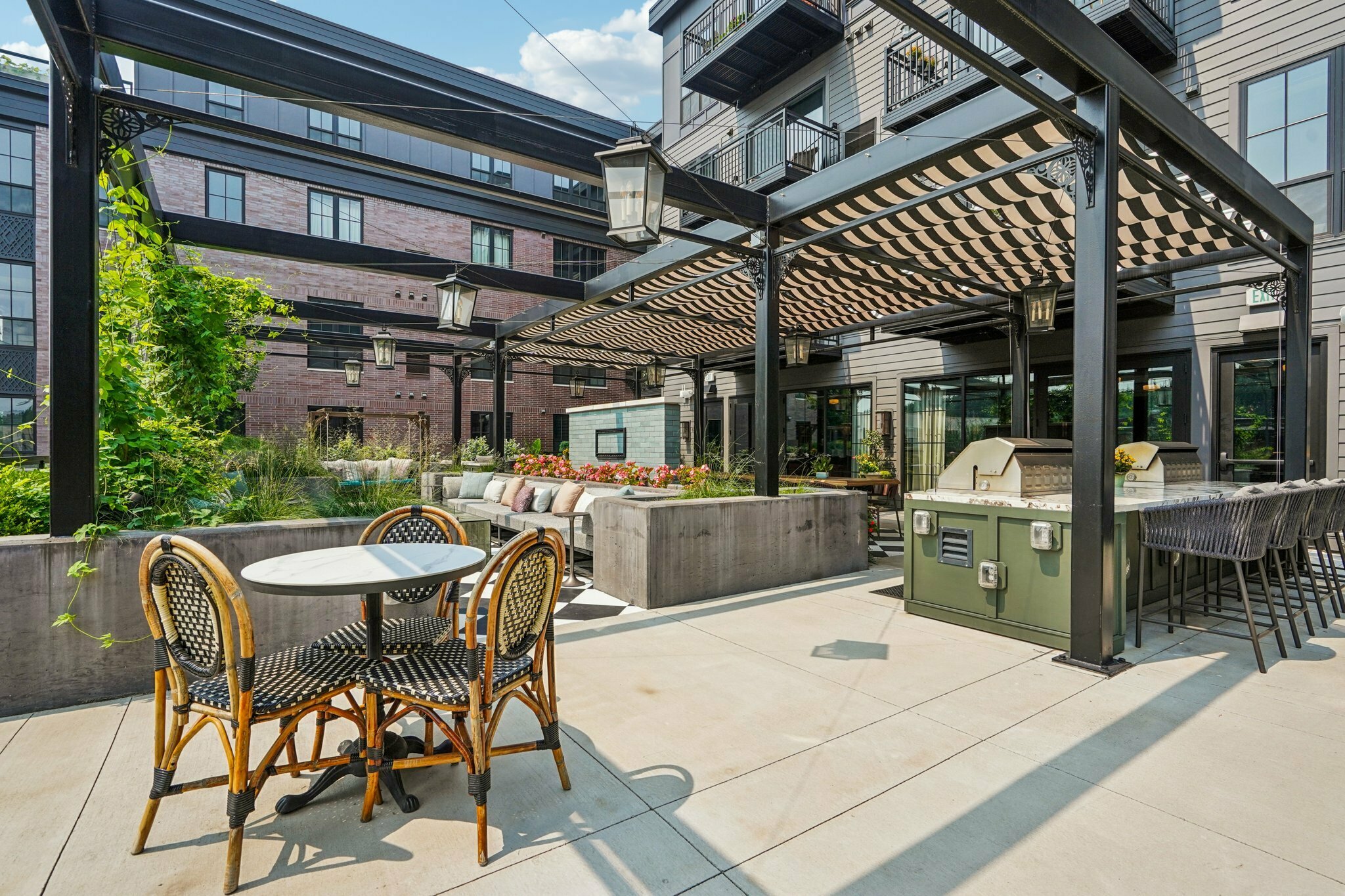 36 web or mls Grand Ave 0208 914